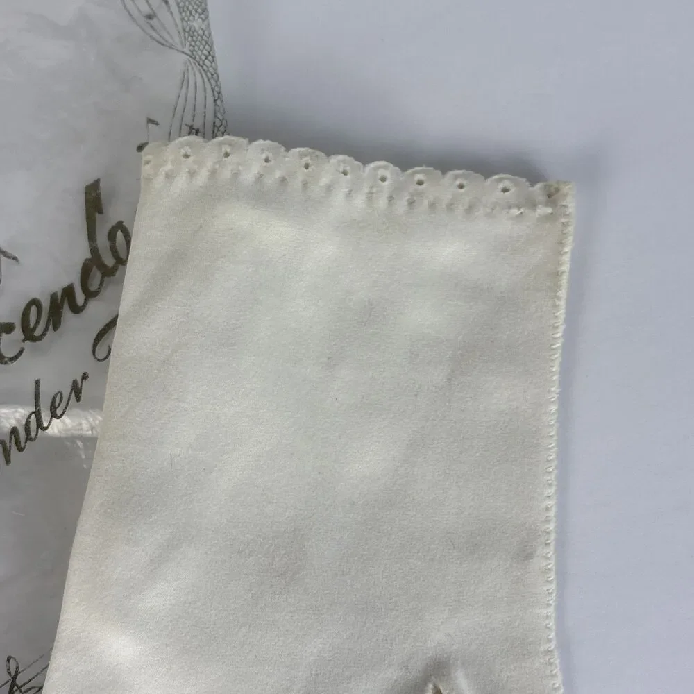VTG Crescendoe Women's Gloves White Short Scalloped Eyelet Edge Size 7 1/2